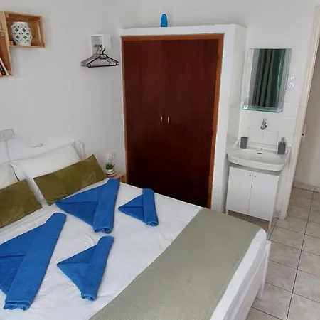 Kato Yialos * Parikia (Paros)